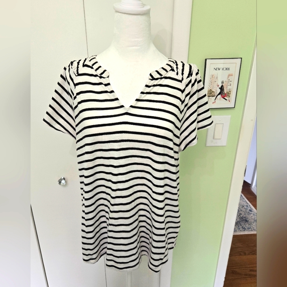 Liz Claiborne short sleeve striped summer top V neck size large